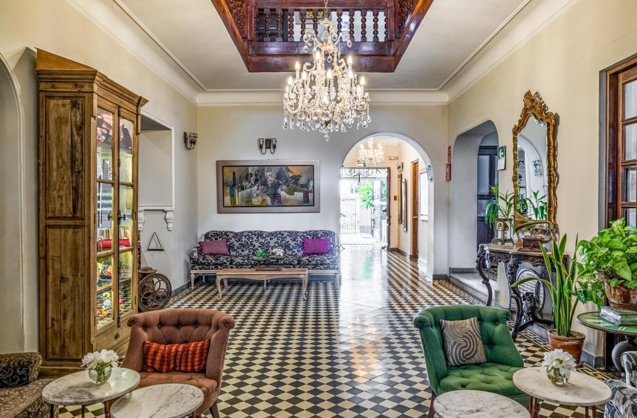 Antigua Miraflores 3*