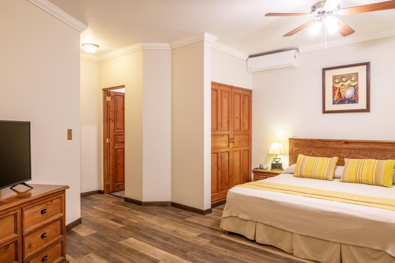 Antigua Miraflores Hotel 3*